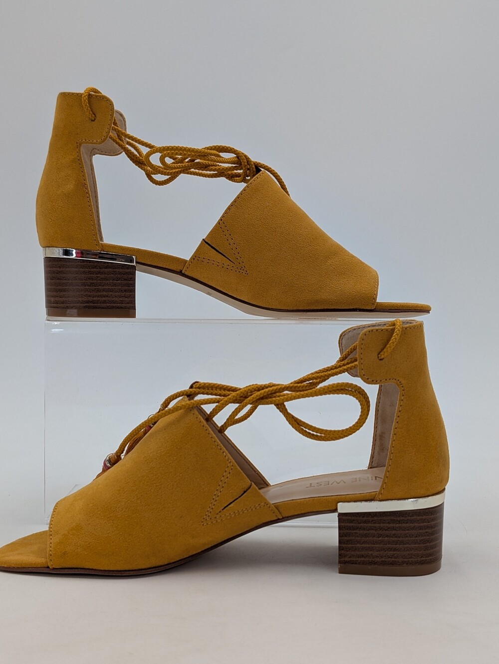 Nine West Sz 7M "Youdidto" Mustard Block Wood Heel Pearl Tassel Open Toe Sandals - Picture 9 of 16